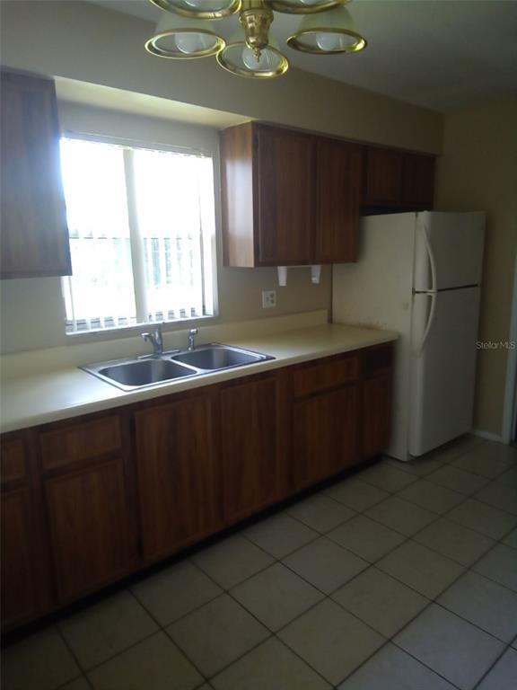 Foto del edificio - 802 Fruitwood Dr