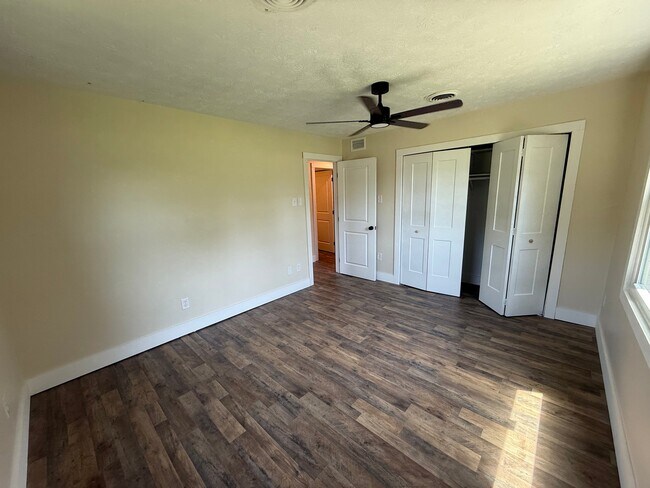 Building Photo - 122 Highland Cir