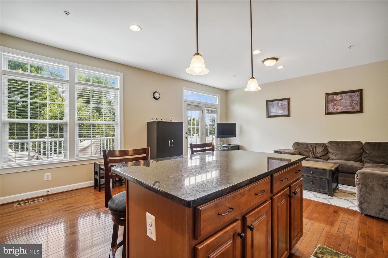 Foto principal - 10524 Old Ellicott Cir