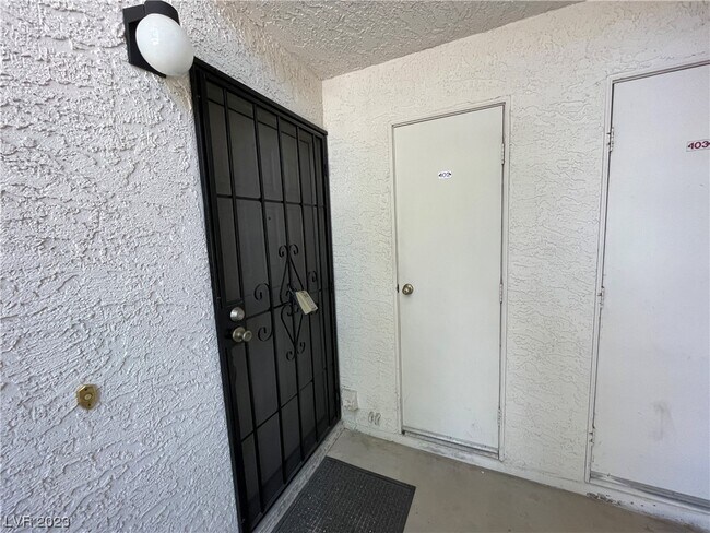 Foto del edificio - 6671 W Tropicana Ave