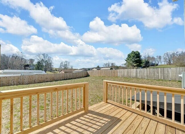 Foto del edificio - New 4BR/3.5BA Townhome in Meadowview – Modern Living in a Peaceful Historic Setting Near Emory & ...
