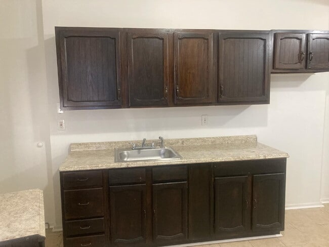 Foto del edificio - Welcome home to this charming 2-bedroom gem on St. Benedict Street!