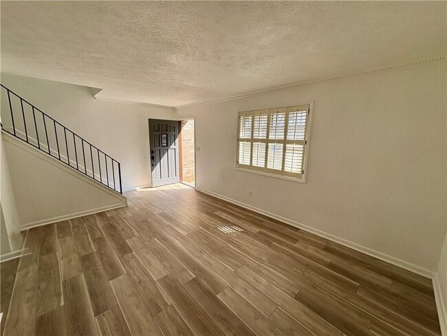 Foto del edificio - 2960 N Dekalb Dr