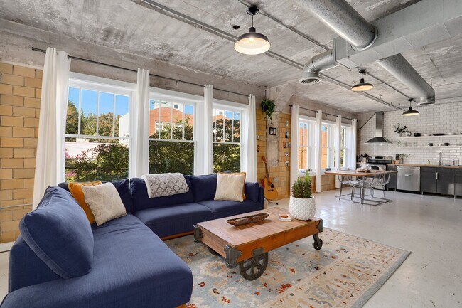 Foto del edificio - 238 Peters St SW