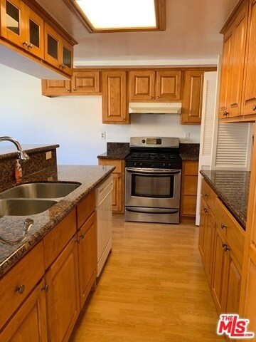 Foto del edificio - 370 S Commonwealth Ave