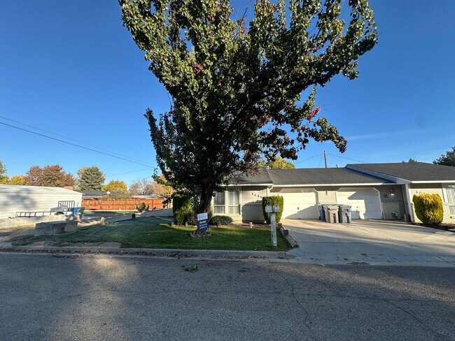 Foto del edificio - 1415-1417 E Beech St.