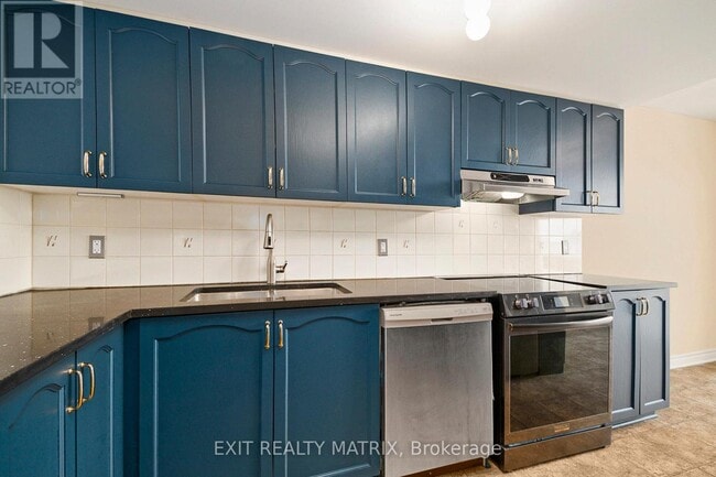 Building Photo - 594 Lakeridge Dr