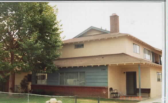 Building Photo - 300 Cuesta Del Mar Dr