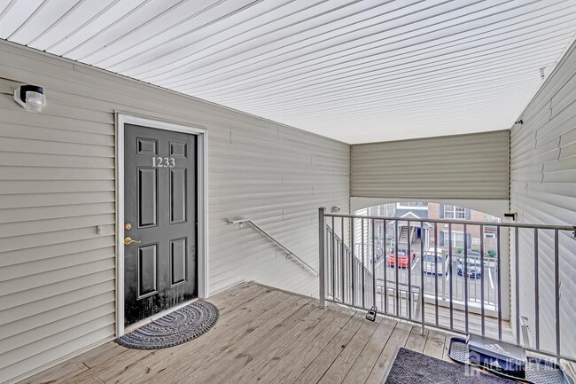 Building Photo - 1233 Dogwood Ct