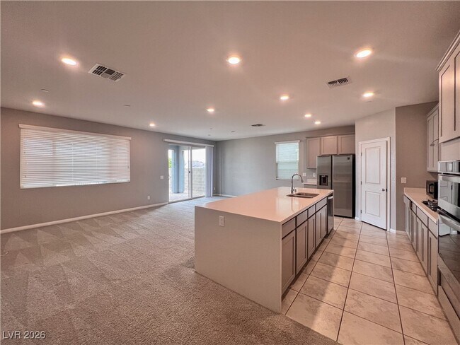 Foto del edificio - 384 Purple Sandpiper St