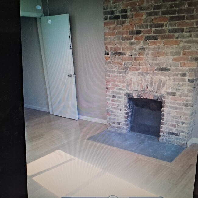1ST BEDROOM - 4735 Juniper St