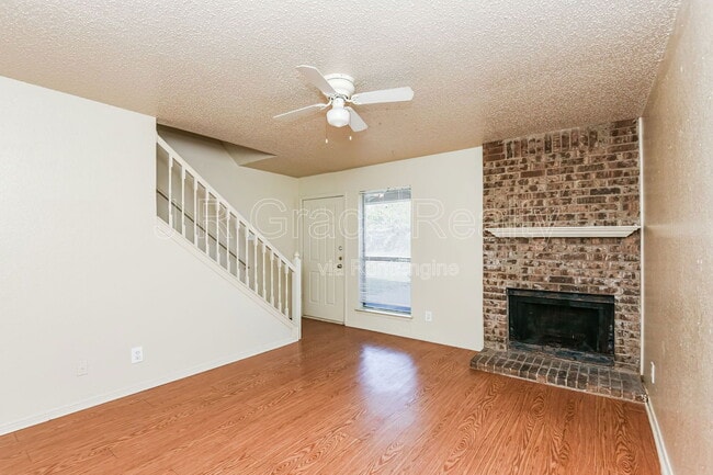 Photo - 5919 Shadydell Dr House