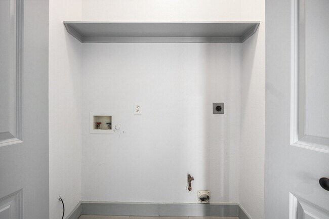 Foto del edificio - 2422 Navigation Blvd