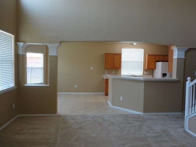 Building Photo - 457 Cloverleaf Drive