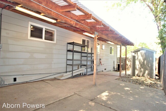 Building Photo - 2 br, 1.5 bath House - 3107 Sheridan Street