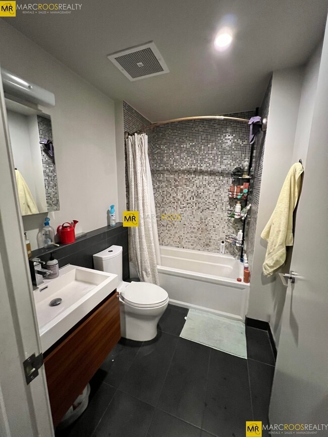 Foto del edificio - 691 Massachusetts Ave