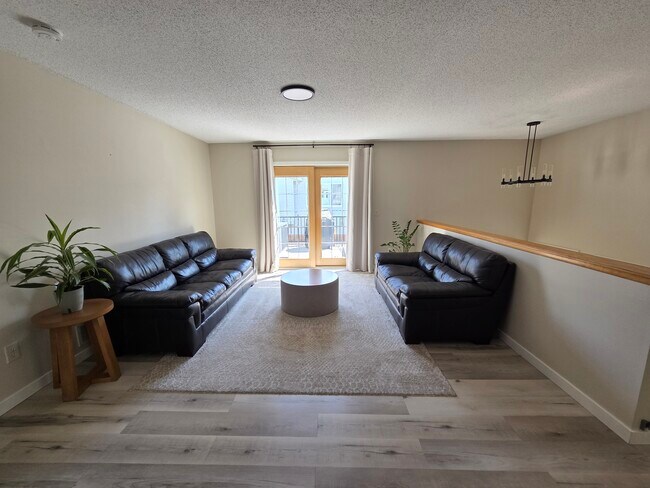 Foto del edificio - 301 Appleblossom Ln