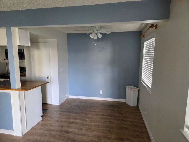 Foto del edificio - 2 bedrrom 1 bath