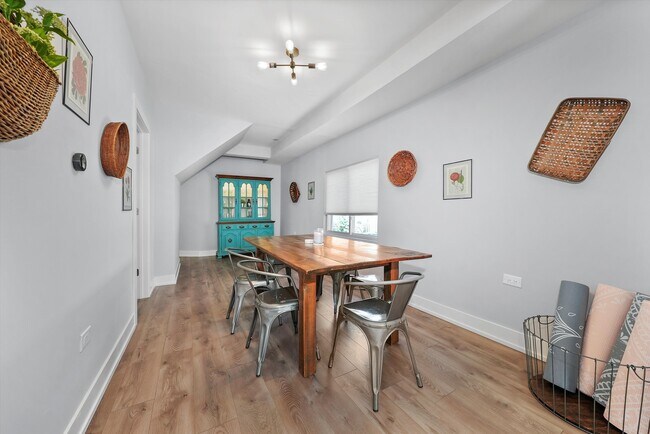 Dining Room - 1912 S Shelby Ct