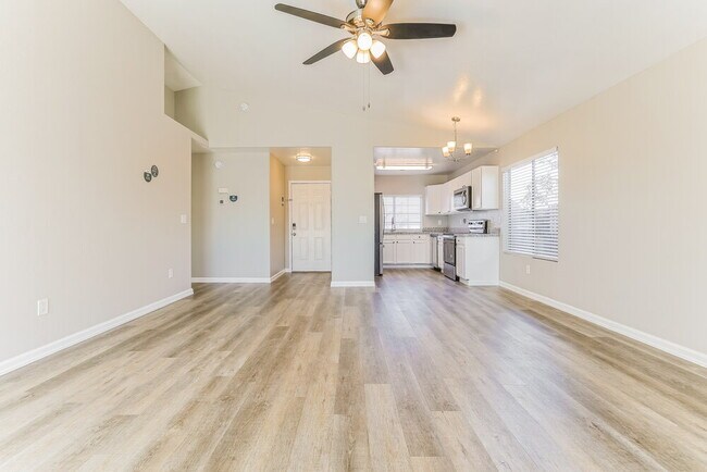 Foto del edificio - 741 S Monte Vista St