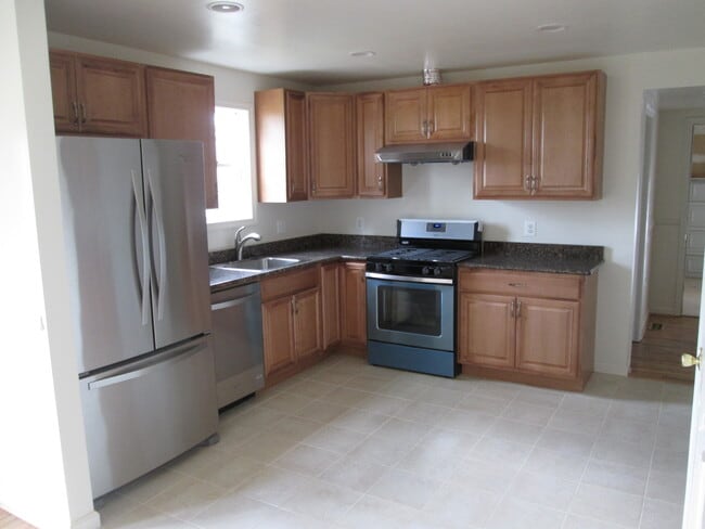 Building Photo - 5283 Ilchester Rd