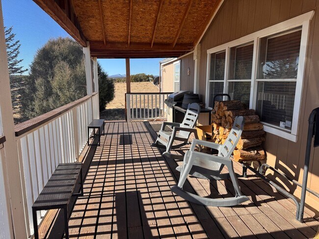 Foto del edificio - 3 Bedroom, 2 Bathroom Home in Moriarty, NM