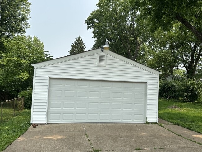Building Photo - 965 Harrison St