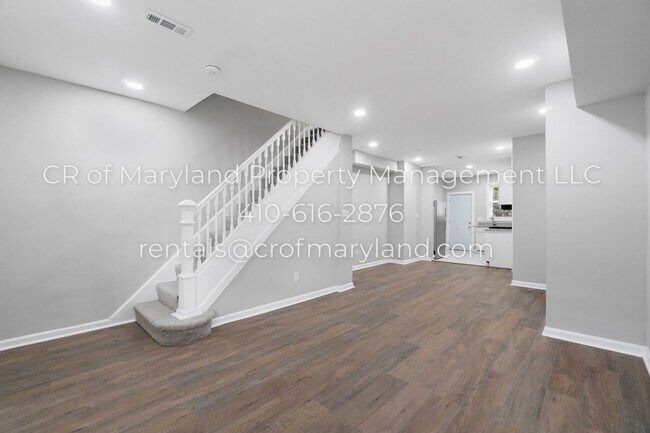 Building Photo - Newly renovated home!