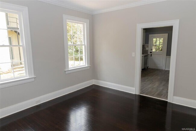 Foto del edificio - 615 Hubbard Ave