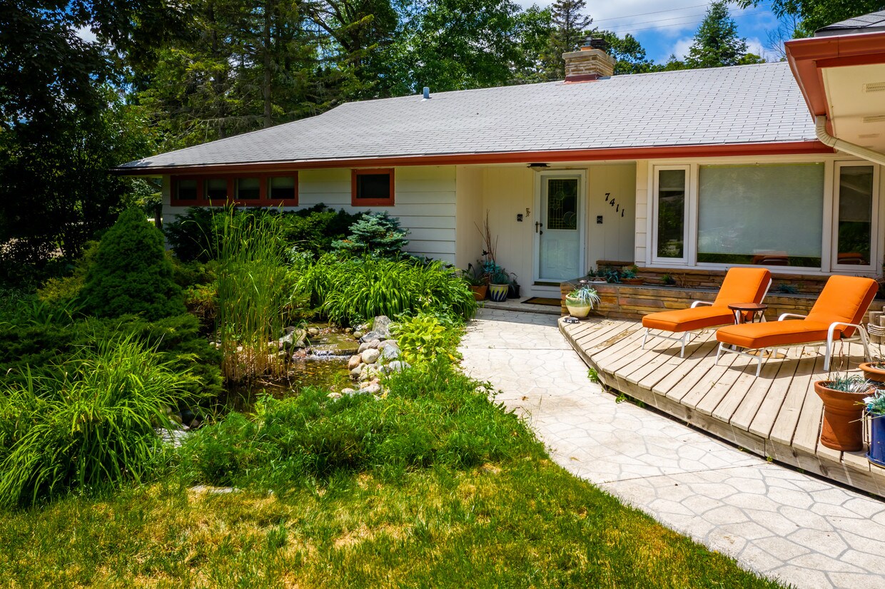 7411 N Boyd Way, Fox Point, WI 53217 House Rental in Fox Point, WI