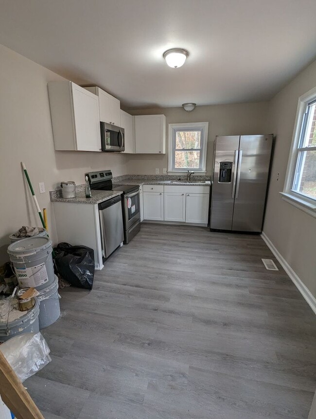 Building Photo - 3 bedroom home in Emporia