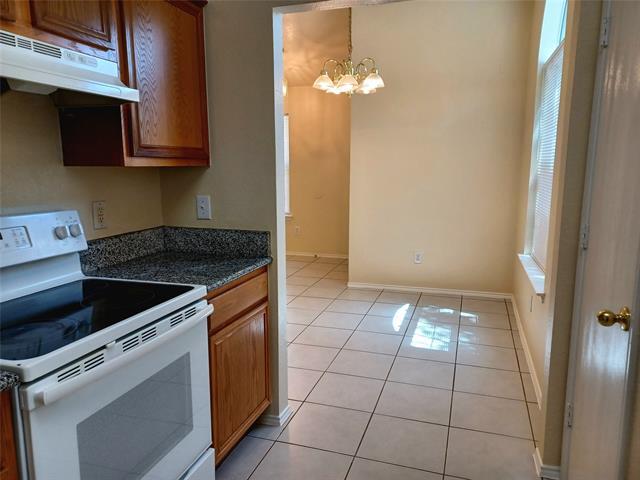 Building Photo - 537 Monarch Dr
