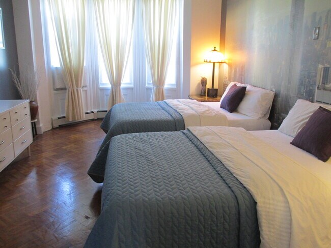 Building Photo - 855 Pavonia Ave