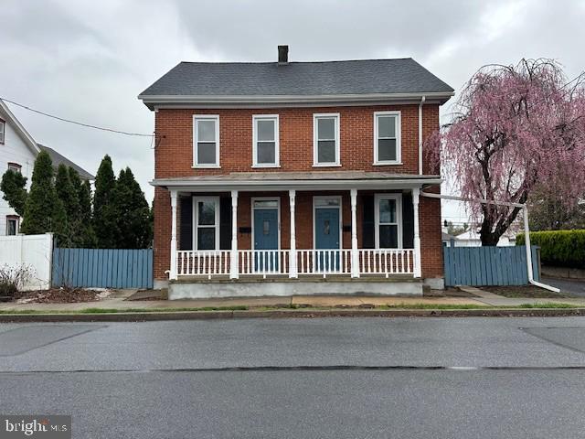 Foto principal - 225 N College St