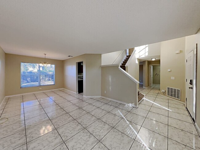 Foto del edificio - 700 McLean Ct