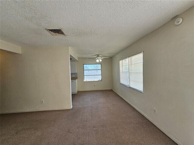 Foto del edificio - 209 Northwest Jefferson Cir N