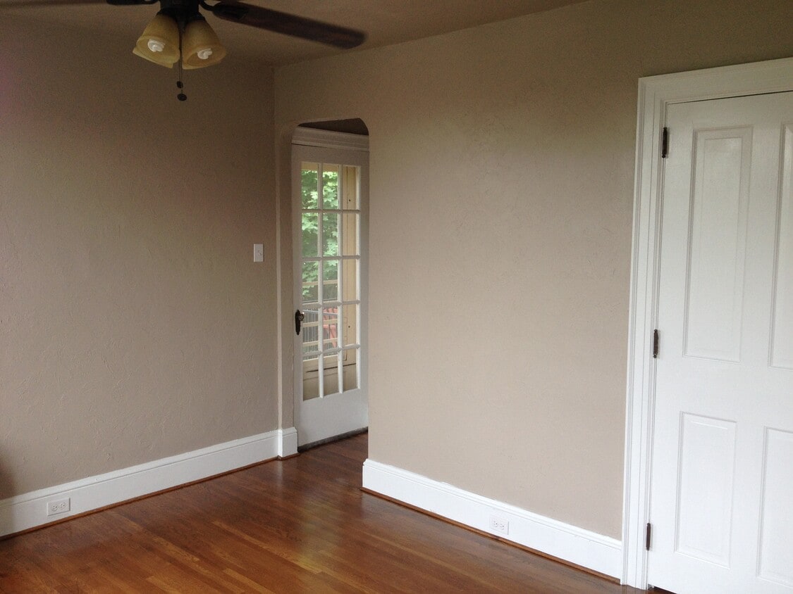 2101 E Market St, East York, PA 17402 Apartments in East York, PA