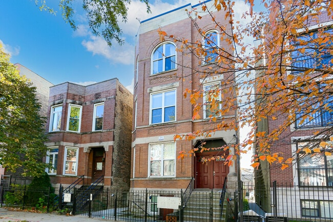 Building Photo - 2613 W Evergreen Ave