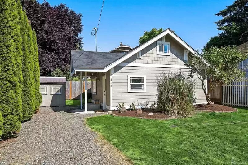 Foto principal - 8742 17th Ave NW