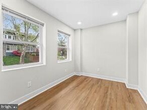 Building Photo - 1002 N 65th St