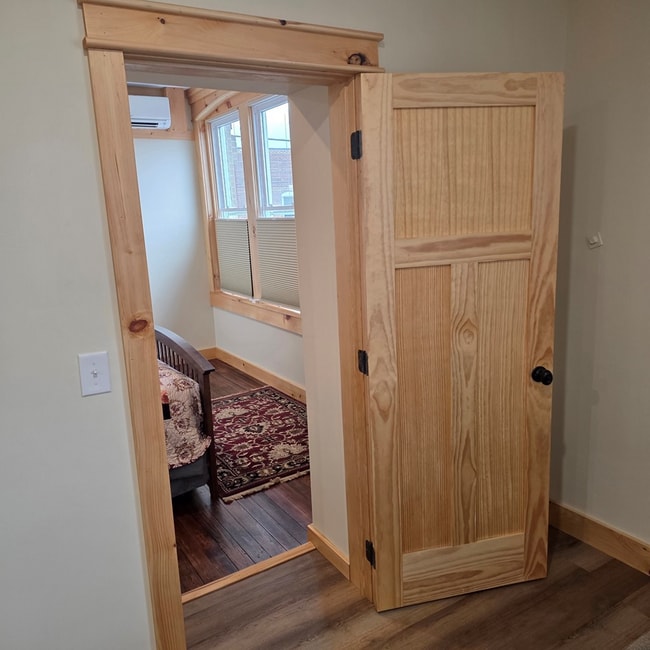 Building Photo - 121 E Main St