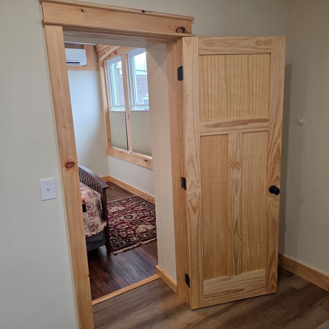 Foto del edificio - 121 E Main St