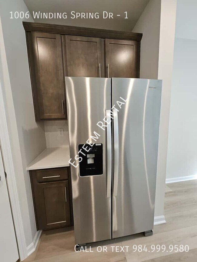 Foto del edificio - 1006 Winding Spg Dr