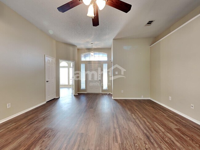 Foto del edificio - 733 Grandview Ave