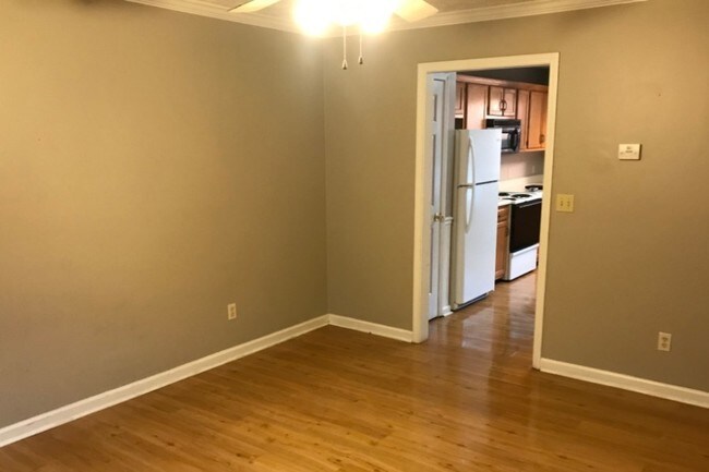 Building Photo - 614 Ben Ali Dr