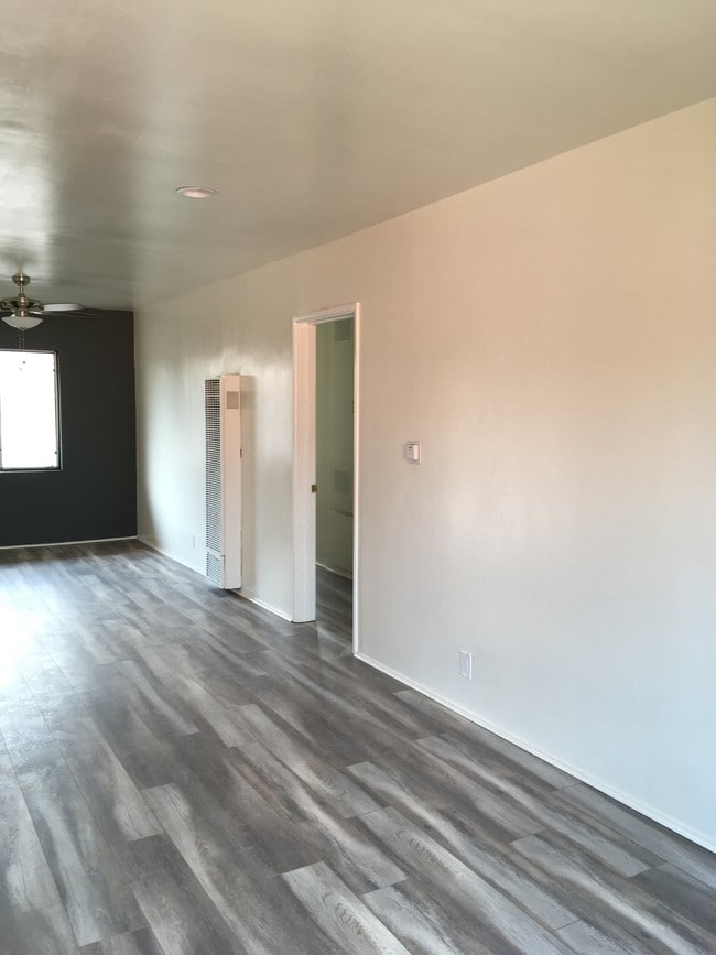 Building Photo - 11702 Crenshaw Blvd