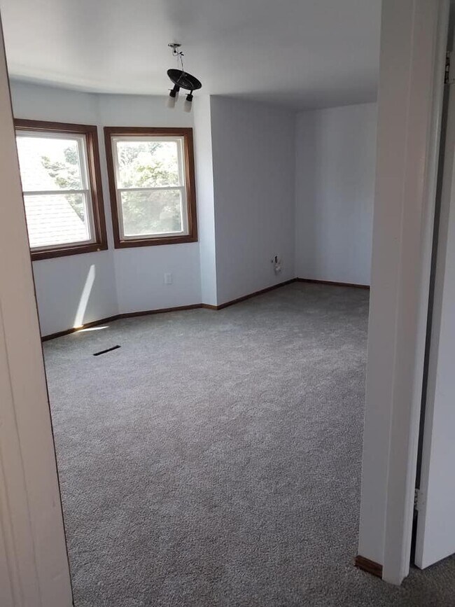 living room - 1232 Heermann Ct