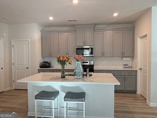 Foto del edificio - 1177 Sunny Lk Dr