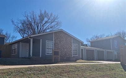 Building Photo - 817 N Burdick St