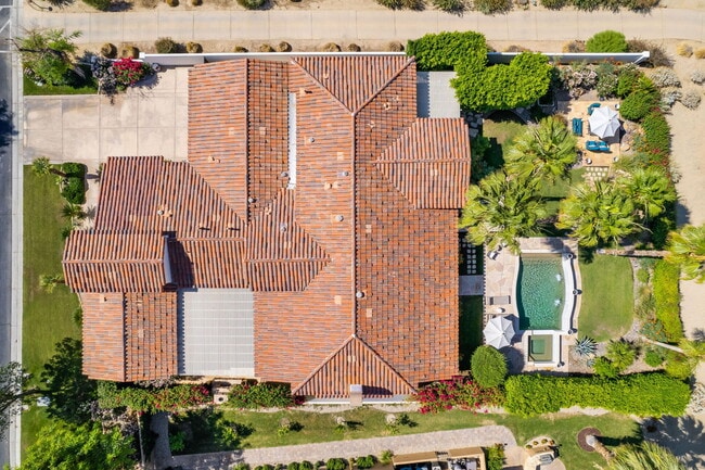 Building Photo - 55575 Medalist Dr